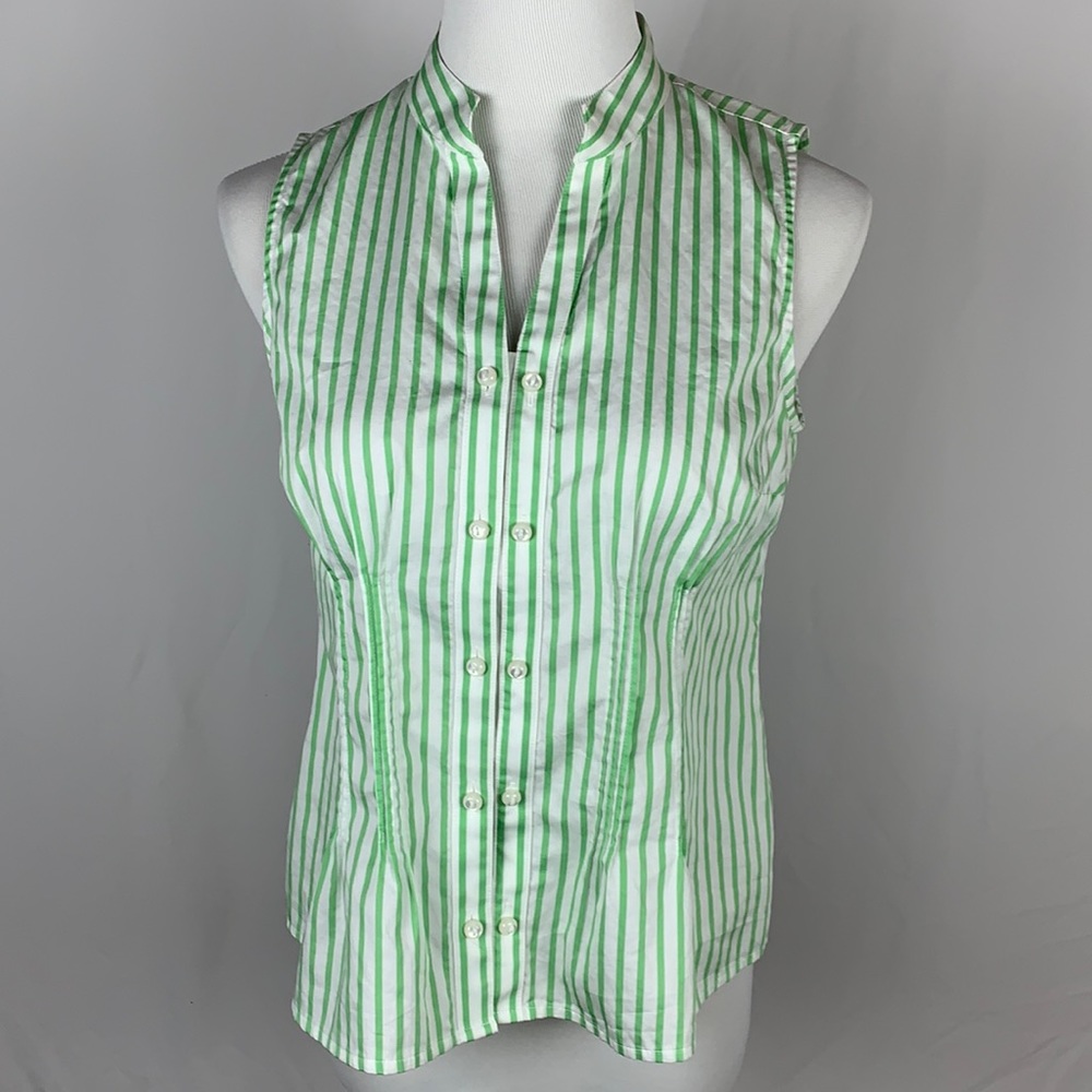Jones NY Sleeveless Pleated Button Down Shirt